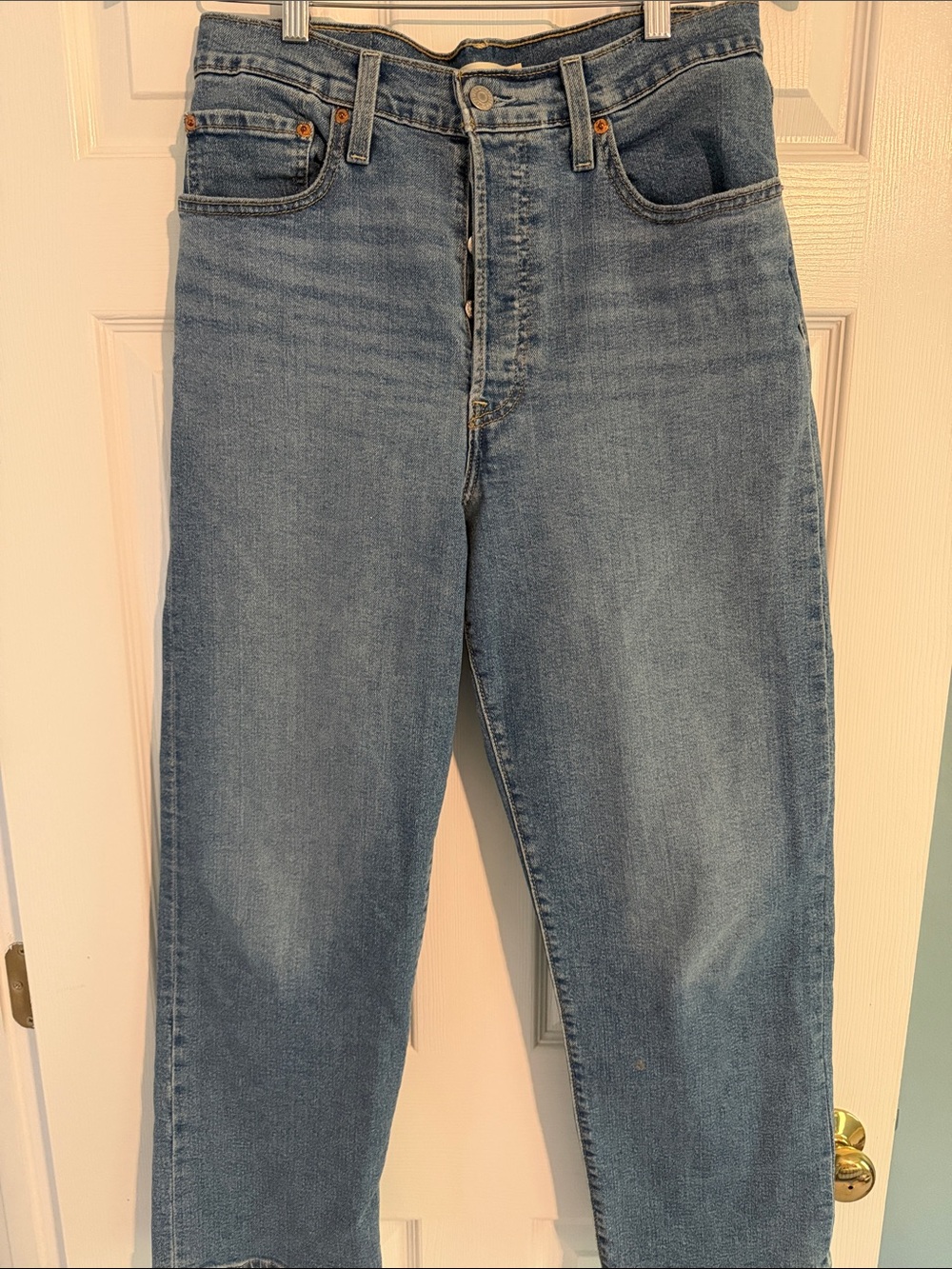 Levi’s Light Blue ribcage ankle straight